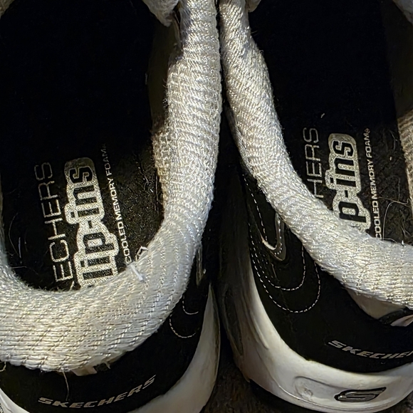 Skechers Women's D'Lites Fan Girl Sneakers - Picture 6 of 14